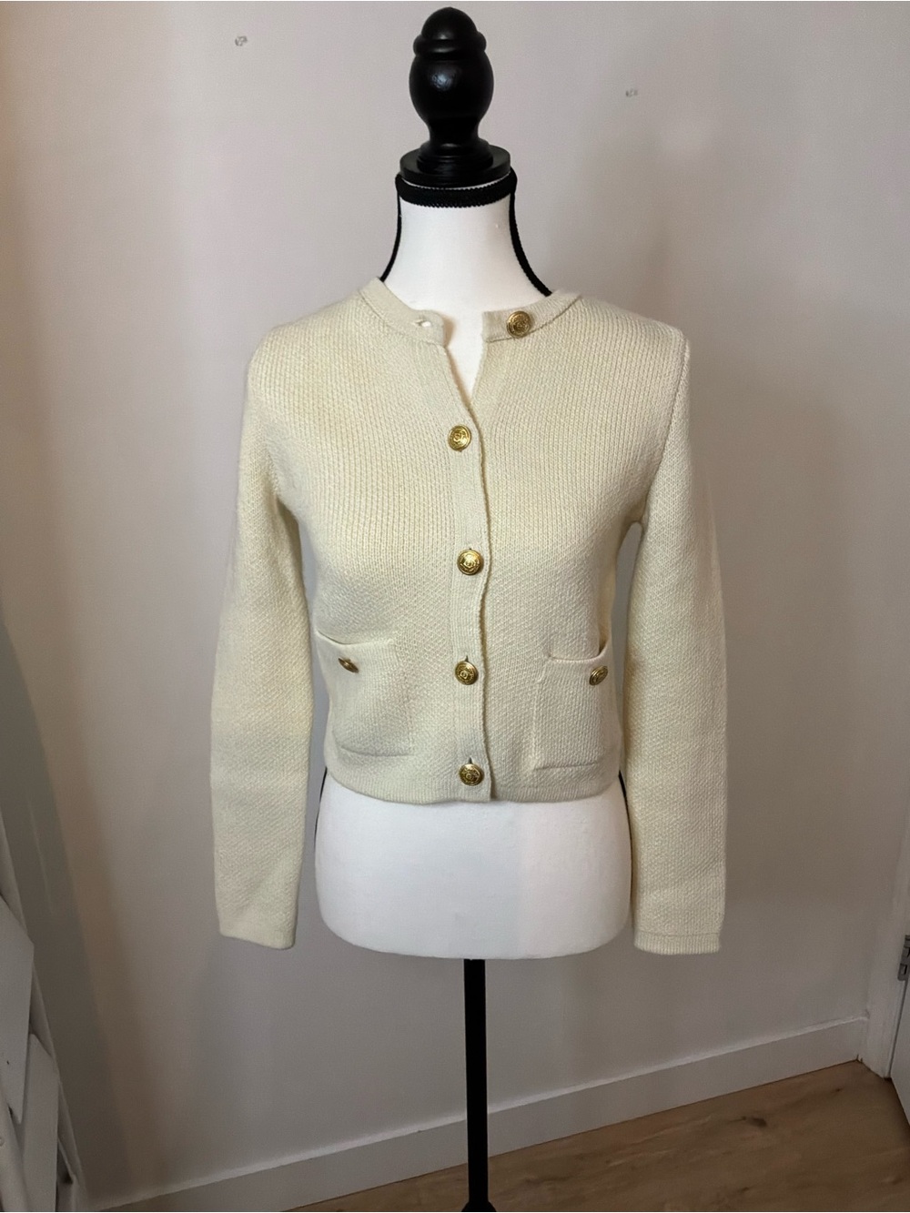 ZARA | INSPIRED CROPPED CREAM KNIT BUTTON FRONT JACKET - Picture 3 of 6
